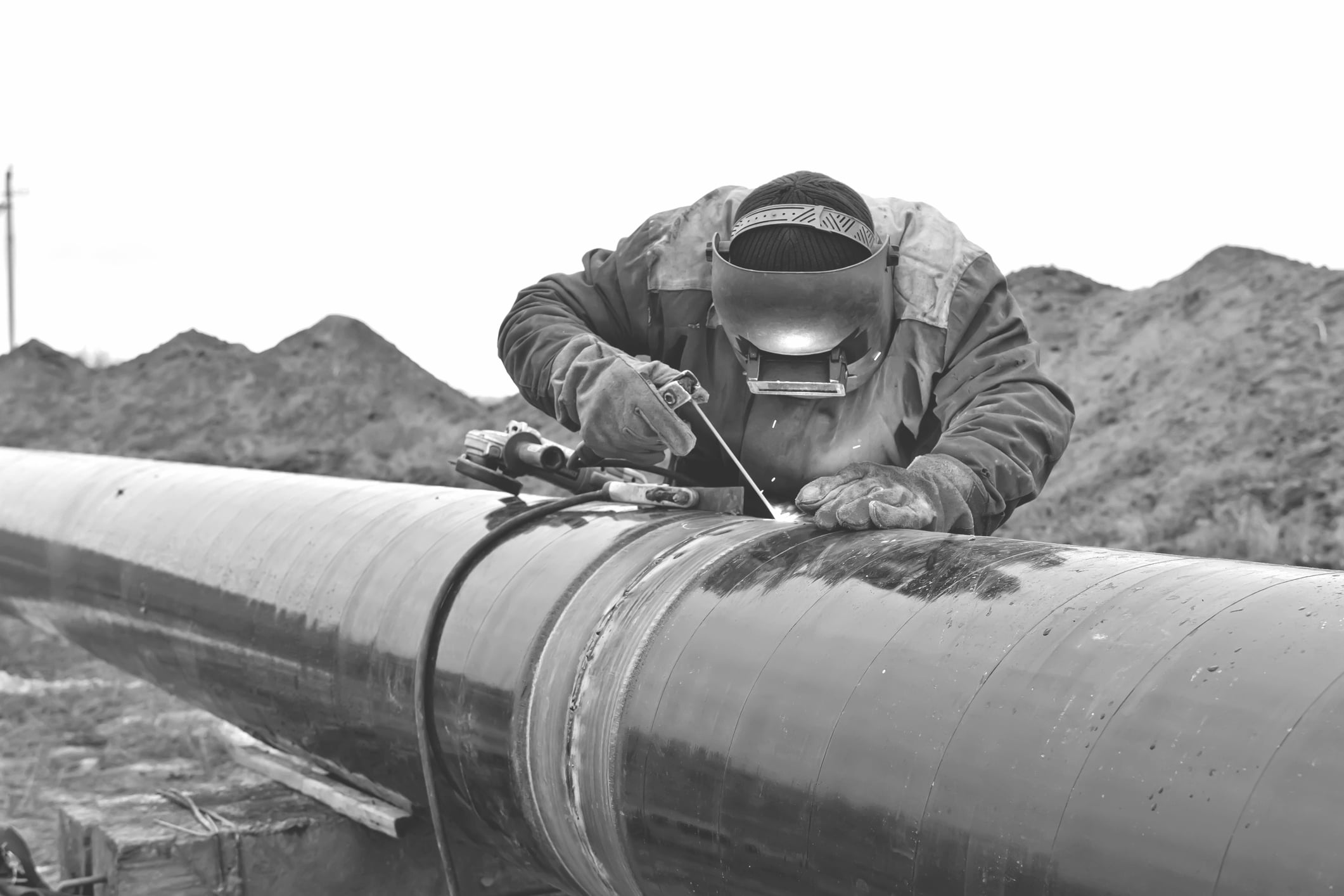 welding-works-on-gas-pipeline