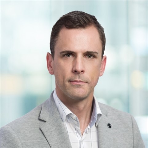 Gavin Jones Headshot