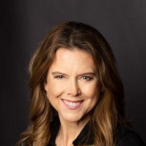 Amanda Hall Headshot